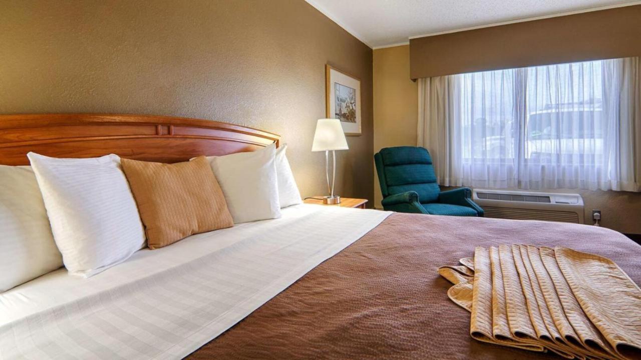 Norwood Inn & Suites Mankato North Mankato Esterno foto