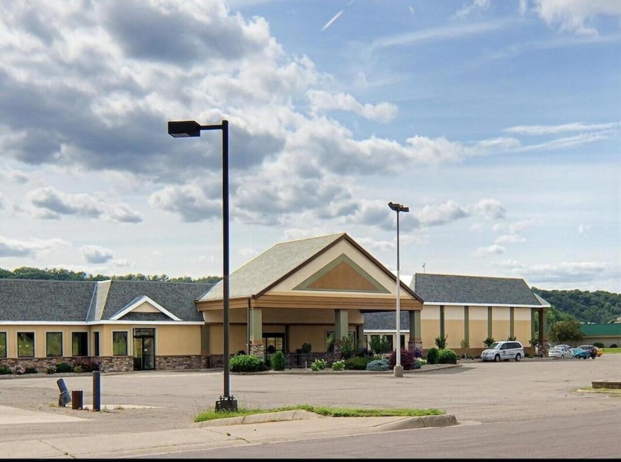 Norwood Inn & Suites Mankato North Mankato Esterno foto